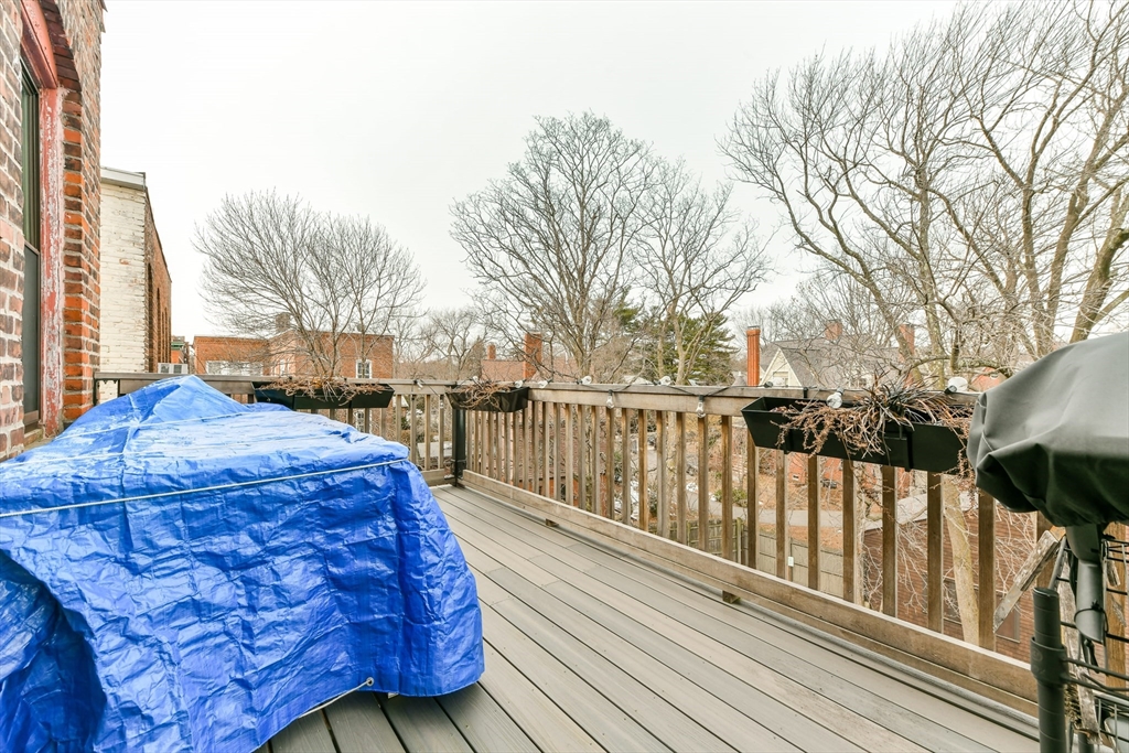 3 bed, 2 bath apartment for rent at 1038 Beacon St Unit 404, Brookline — photo 14 of 16