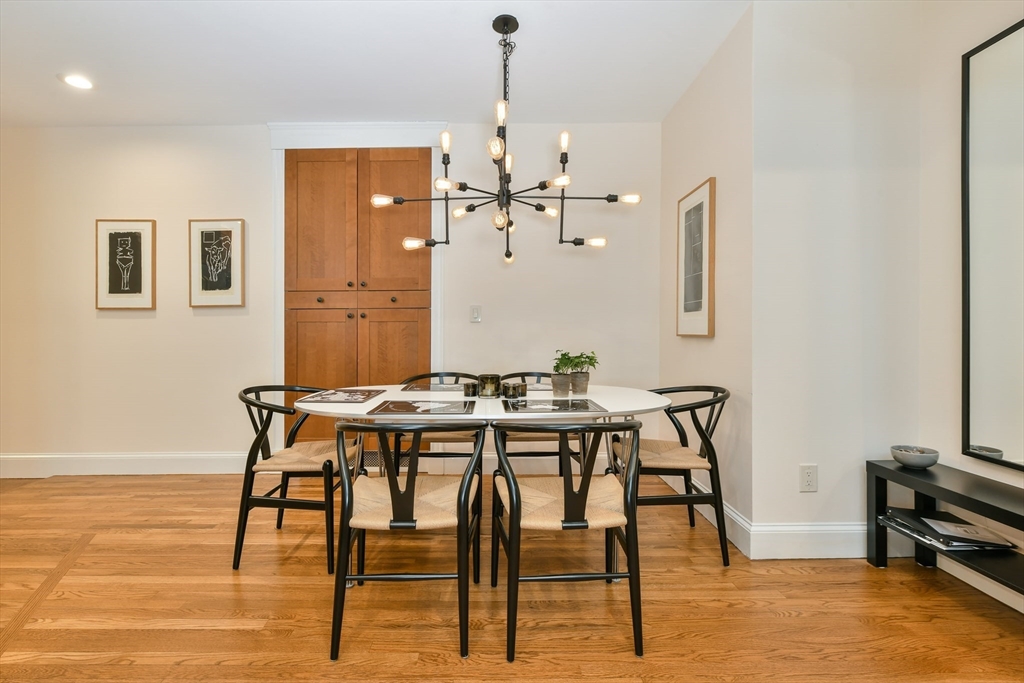 3 bed, 2 bath apartment for rent at 1038 Beacon St Unit 404, Brookline — photo 5 of 16