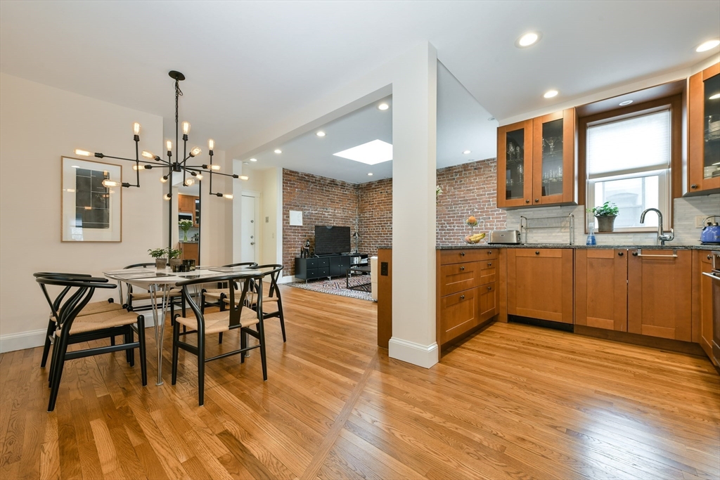 3 bed, 2 bath apartment for rent at 1038 Beacon St Unit 404, Brookline — photo 6 of 16