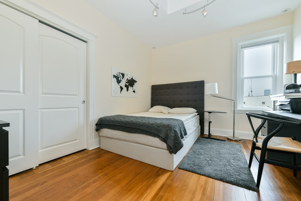 3 bed, 2 bath apartment for rent at 1038 Beacon St Unit 404, Brookline — photo 12 of 16