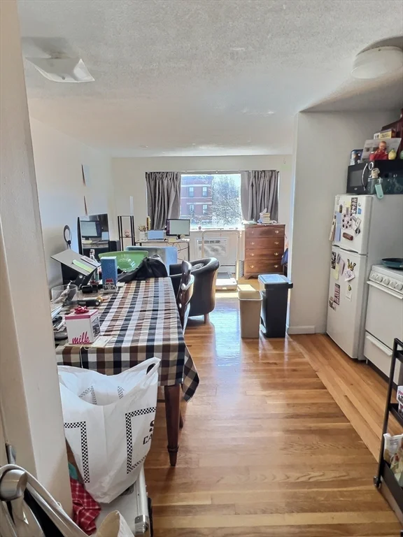 Studio bed, 1 bath apartment for rent at 1039 Commonwealth Ave Unit 10, Allston — photo 2 of 6