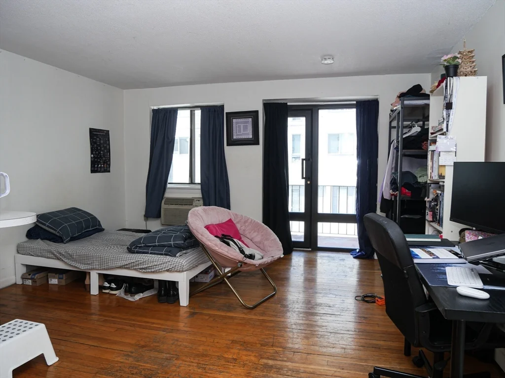 Studio bed, 1 bath apartment for rent at 1039 Commonwealth Ave Unit 16, Allston