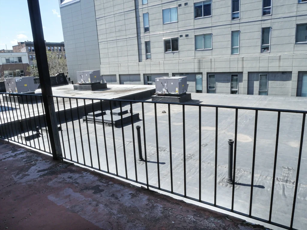 Studio bed, 1 bath apartment for rent at 1039 Commonwealth Ave Unit 16, Allston — photo 6 of 6