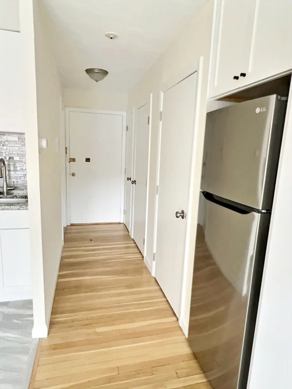 Studio bed, 1 bath apartment for rent at 1039 Commonwealth Ave Unit 16, Allston — photo 3 of 6