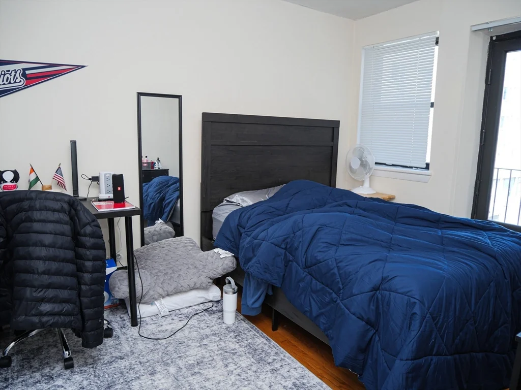 3 bed, 1 bath apartment for rent at 1039 Commonwealth Ave Unit 21, Allston — photo 7 of 9
