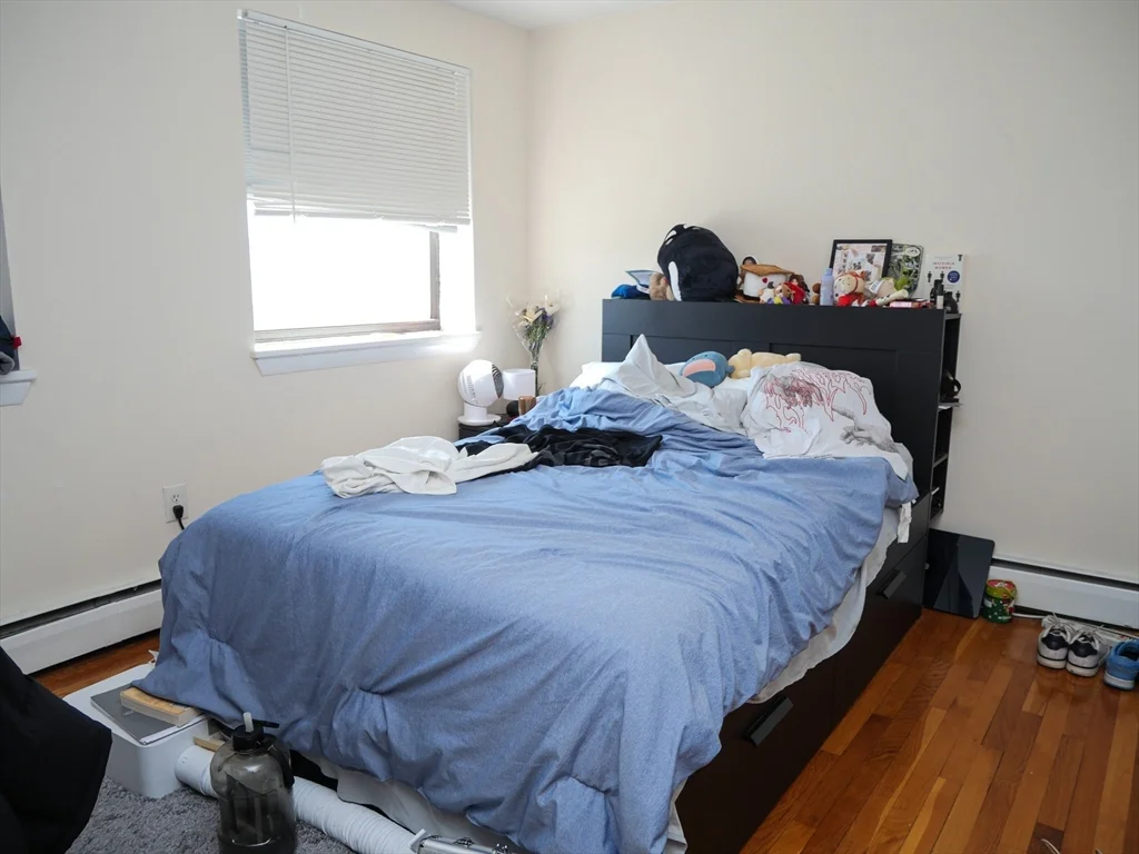 3 bed, 1 bath apartment for rent at 1039 Commonwealth Ave Unit 21, Allston — photo 5 of 9