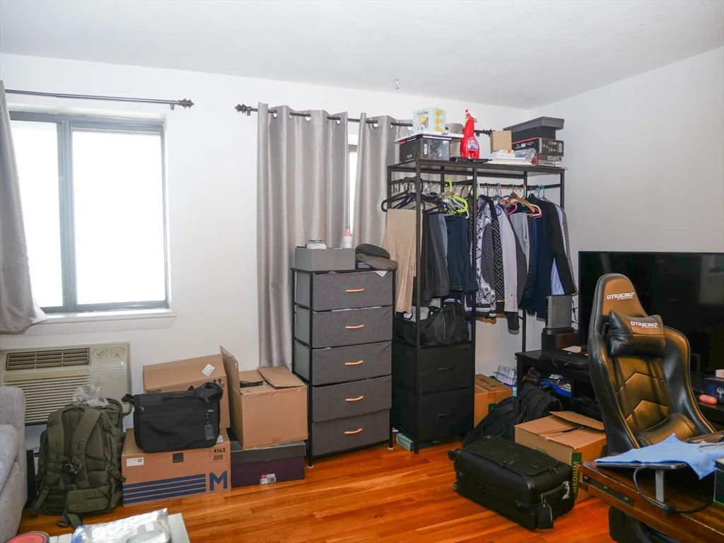 1 bed, 1 bath apartment for rent at 1039 Commonwealth Ave Unit 22, Allston — photo 2 of 5