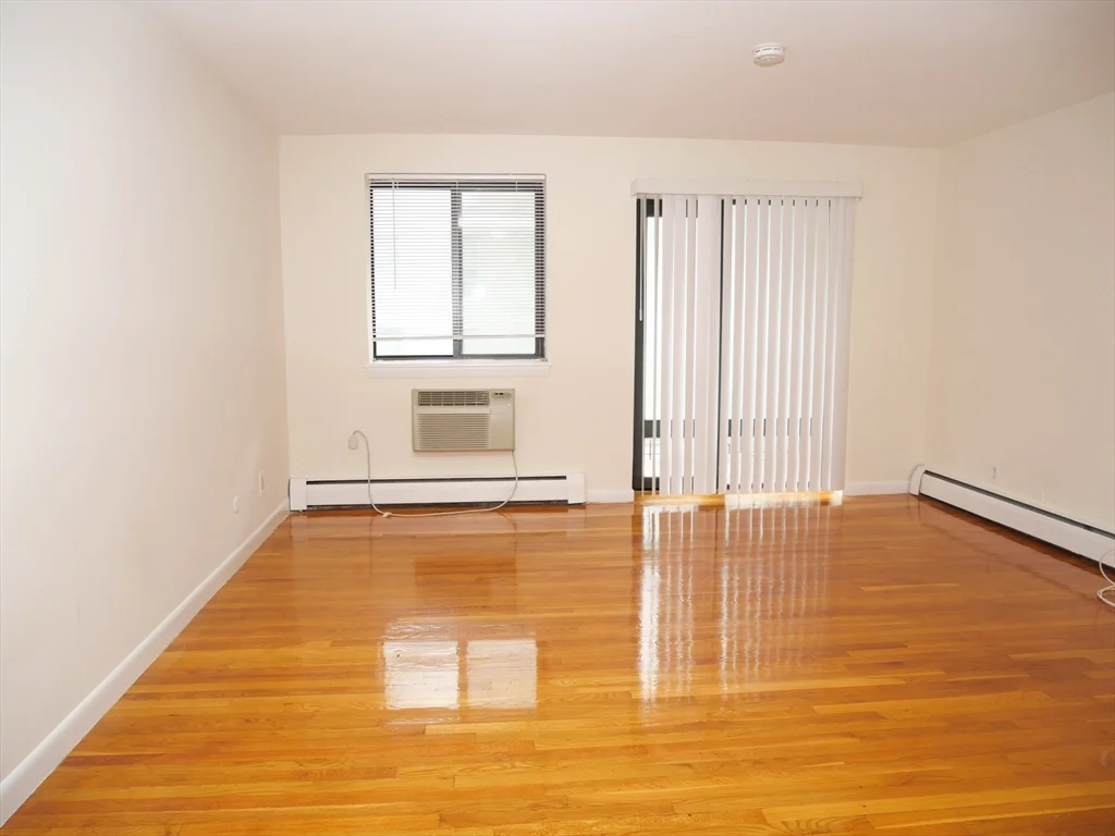 1 bed, 1 bath apartment for rent at 1039 Commonwealth Ave Unit 26, Allston — photo 3 of 5