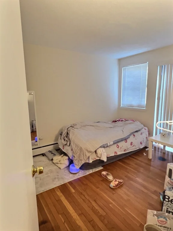 3 bed, 1 bath apartment for rent at 1039 Commonwealth Ave Unit 31, Allston — photo 5 of 6