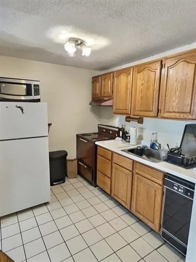 1 bed, 1 bath apartment for rent at 1039 Commonwealth Ave Unit 36, Allston — photo 3 of 6