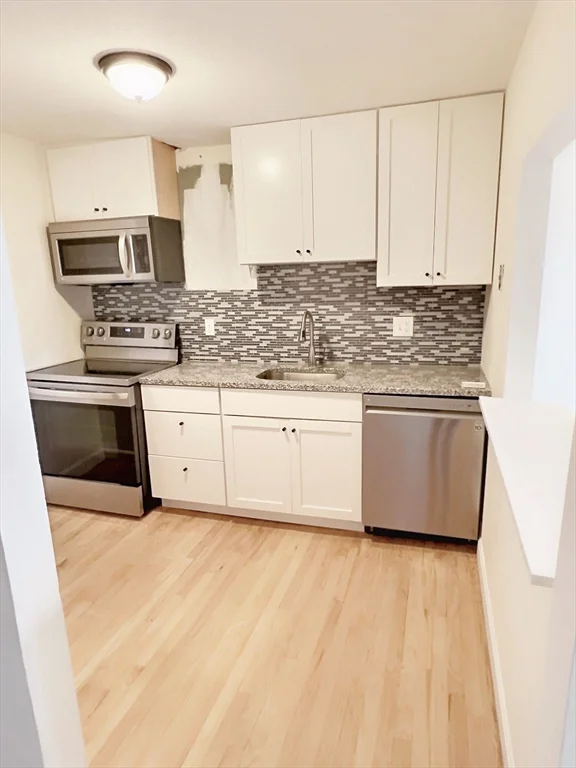 2 bed, 1 bath apartment for rent at 1039 Commonwealth Ave Unit 37, Allston — photo 2 of 7