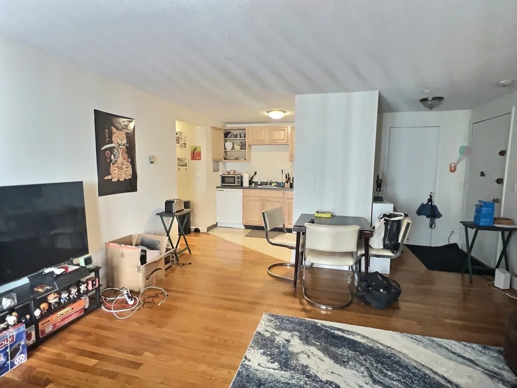 1 bed, 1 bath apartment for rent at 1039 Commonwealth Unit 12, Allston — photo 3 of 8