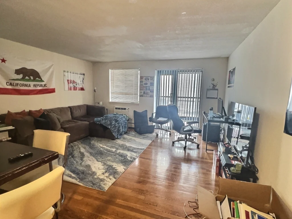 1 bed, 1 bath apartment for rent at 1039 Commonwealth Unit 12, Allston — photo 2 of 8
