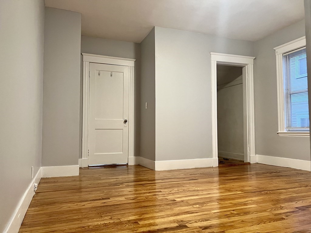 2 bed, 1 bath apartment for rent at 104-106 Burrill St Unit 1, Swampscott — photo 2 of 8