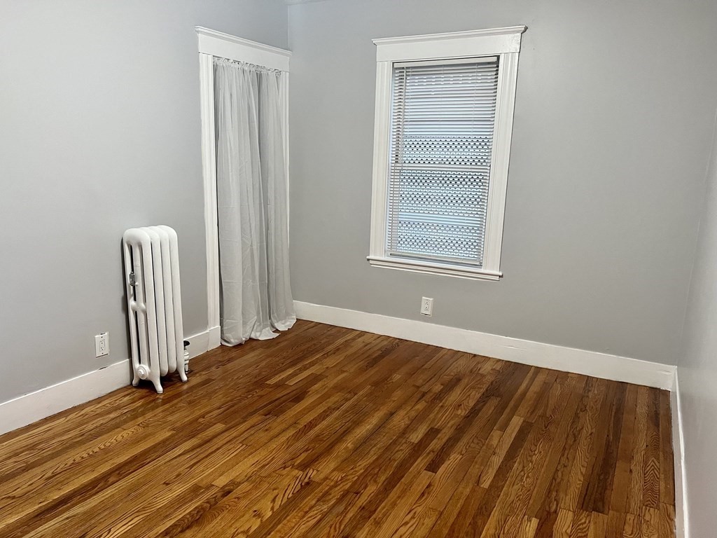 2 bed, 1 bath apartment for rent at 104-106 Burrill St Unit 1, Swampscott — photo 3 of 8