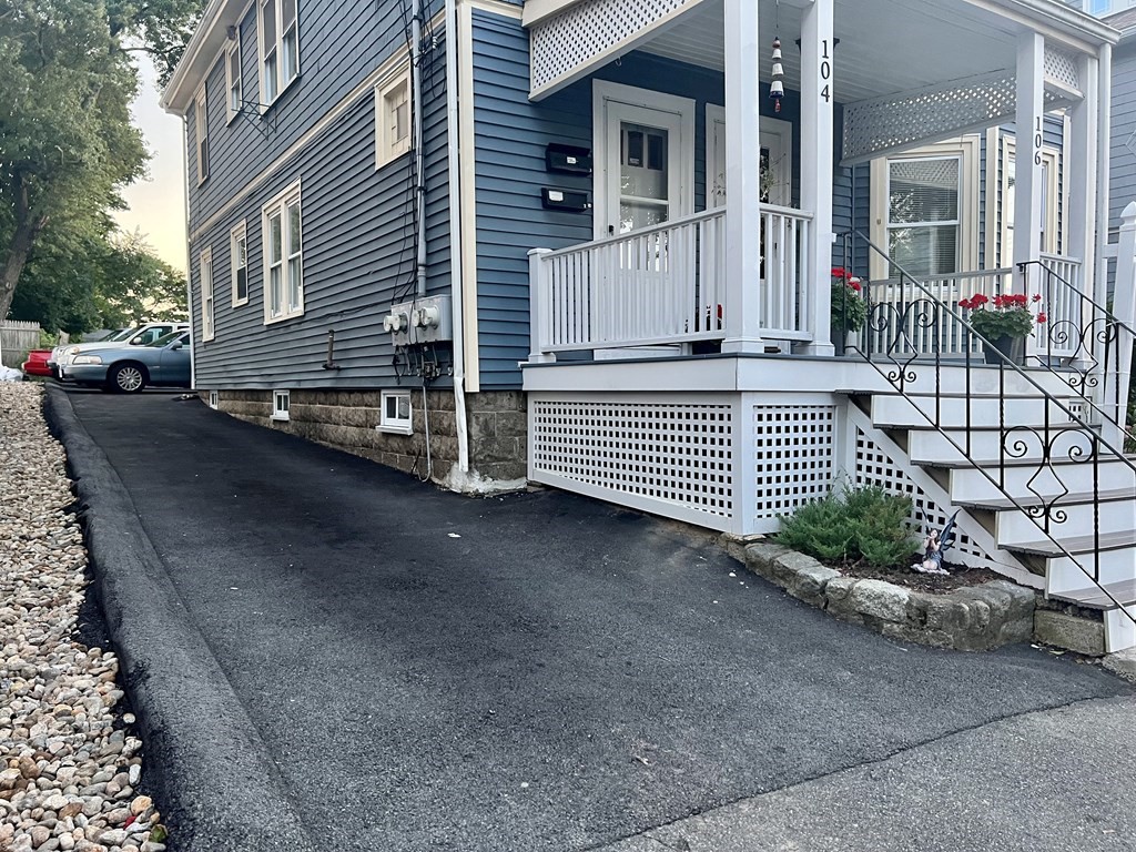 2 bed, 1 bath apartment for rent at 104-106 Burrill St Unit 1, Swampscott — photo 8 of 8