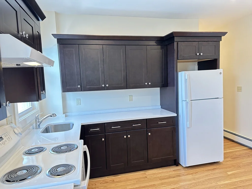 1 bed, 1 bath apartment for rent at 104-106 Lewis St Unit 6, Lynn — photo 6 of 16