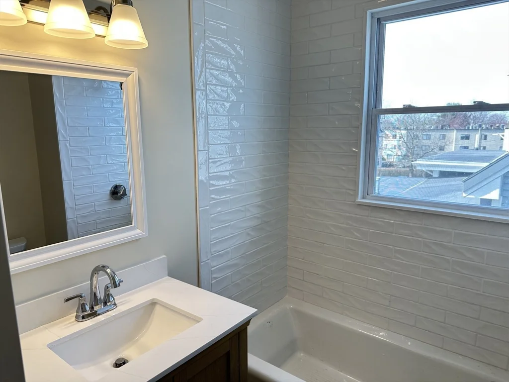 1 bed, 1 bath apartment for rent at 104-106 Lewis St Unit 6, Lynn — photo 14 of 16