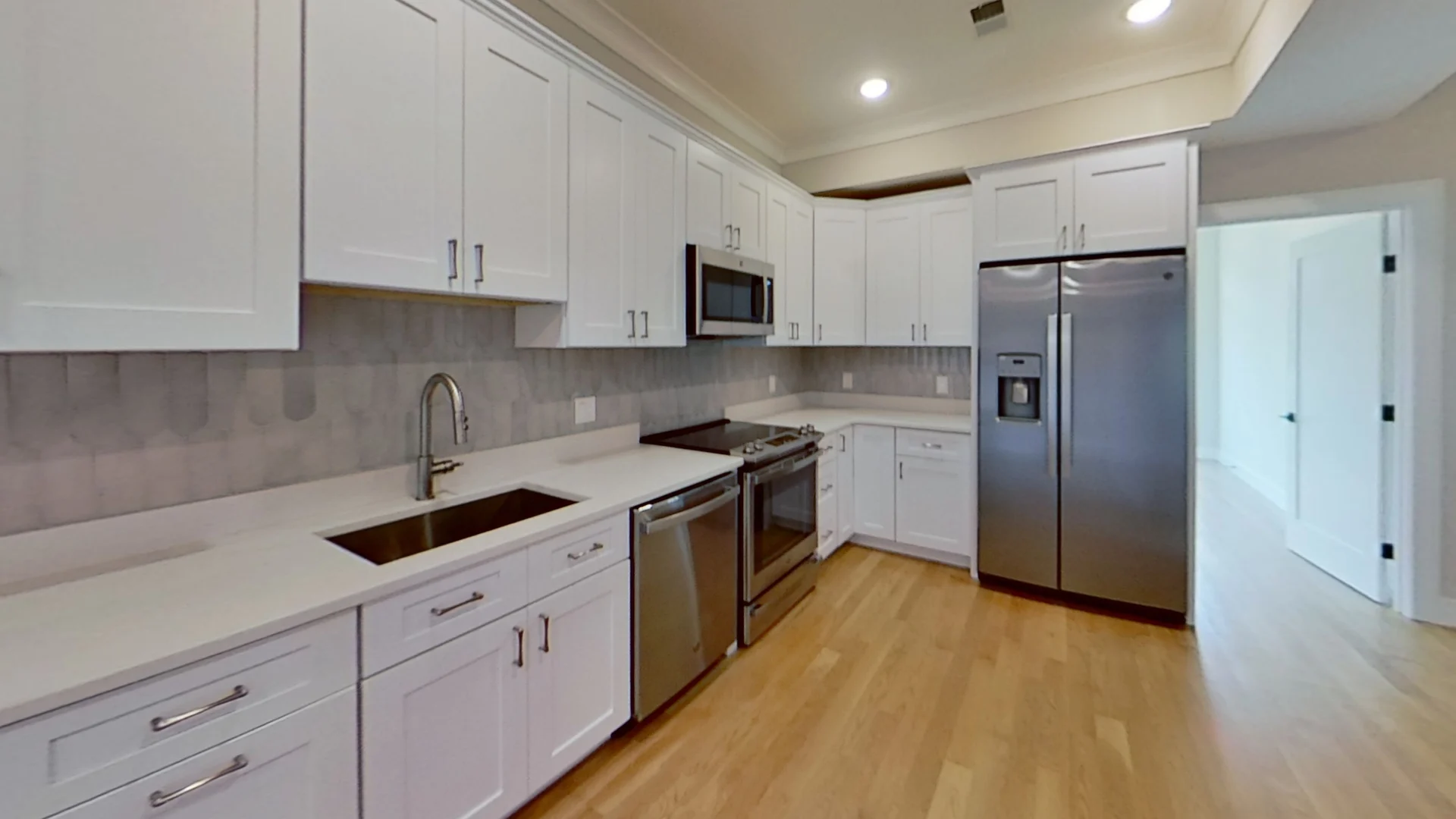 5 bed, 3 bath apartment for rent at 104-106 Warren St Unit 7, Brighton — photo 1 of 12