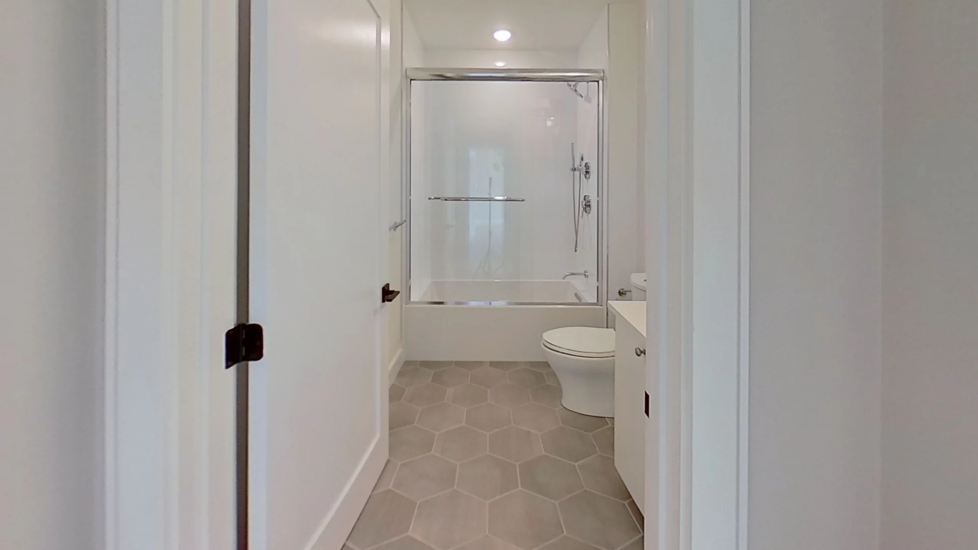 5 bed, 3 bath apartment for rent at 104-106 Warren St Unit 7M, Brighton — photo 8 of 12