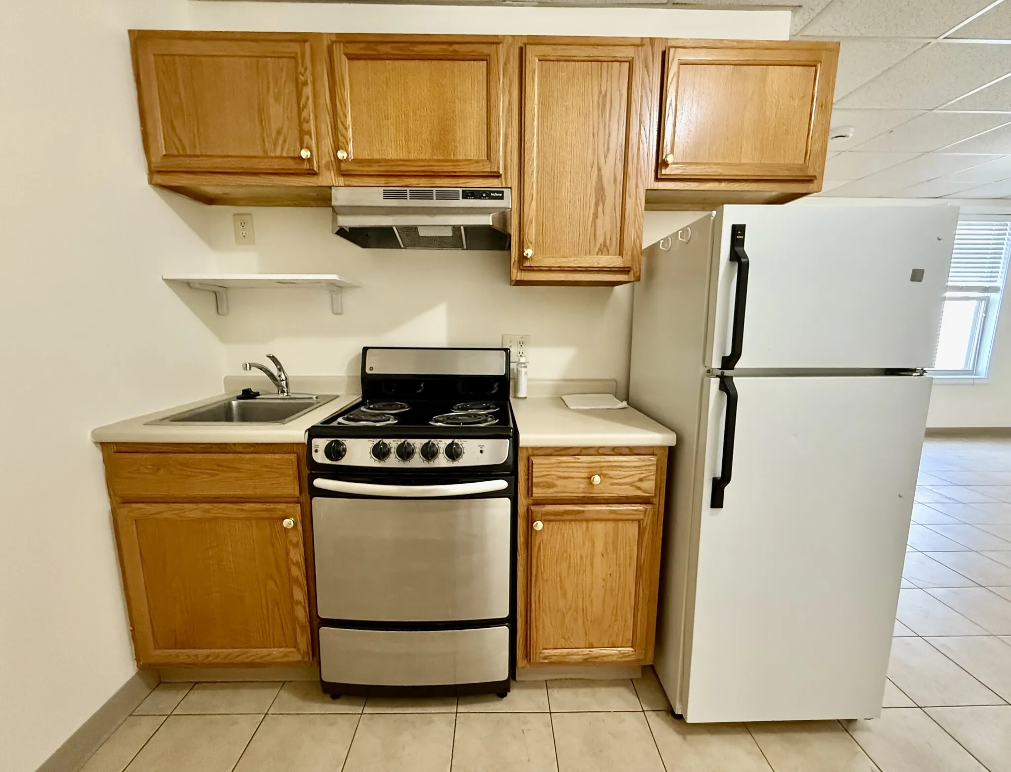 Studio bed, 1 bath apartment for rent at 104 Adams St Unit 8, South Side — photo 1 of 18
