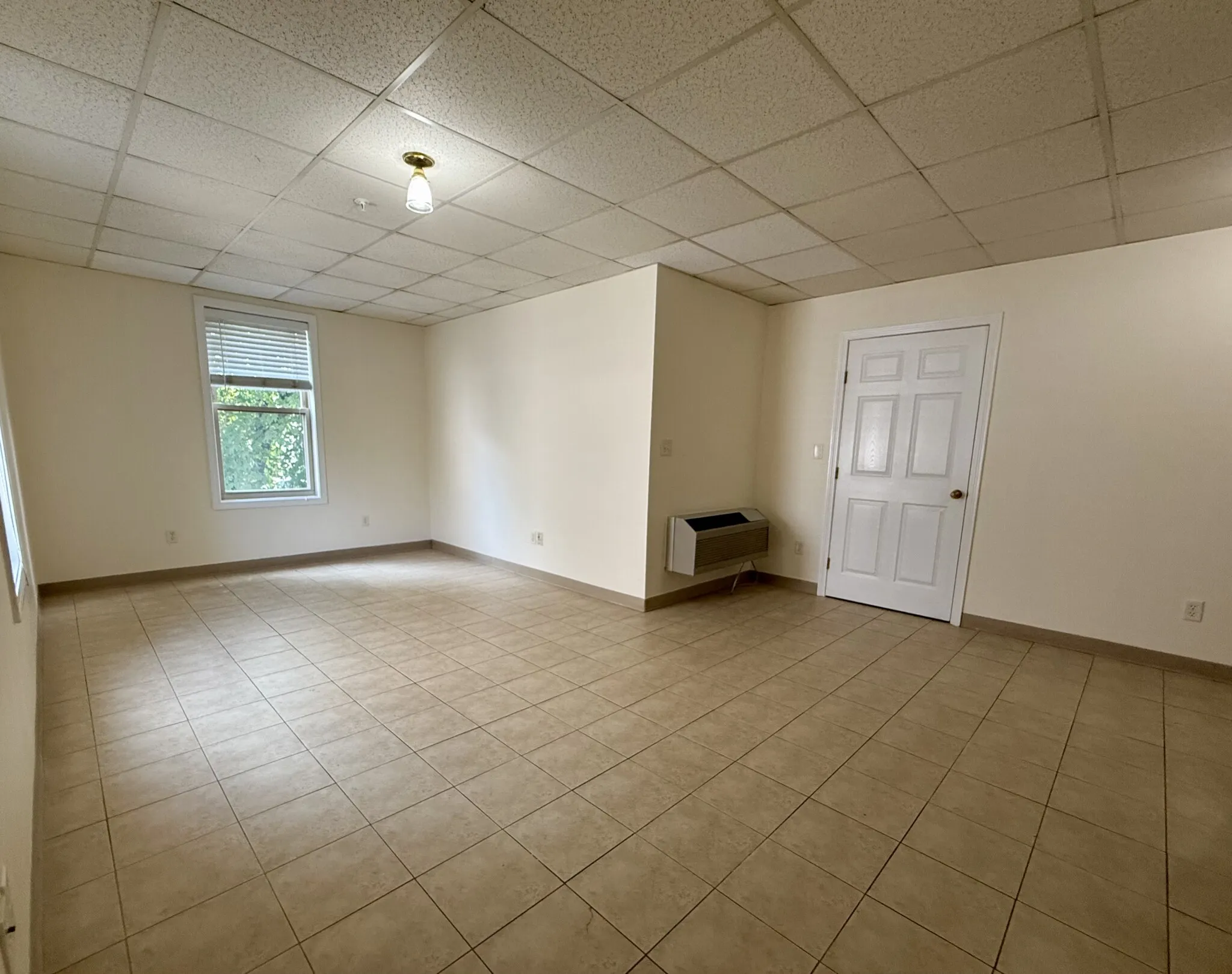 Studio bed, 1 bath apartment for rent at 104 Adams St Unit 8, South Side — photo 3 of 18