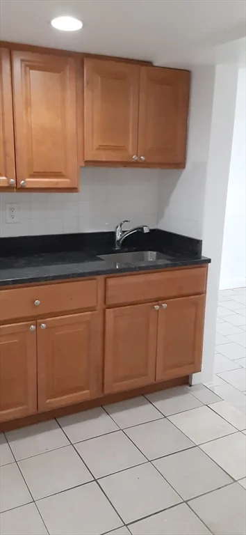 Studio bed, 1 bath apartment for rent at 104 Beacon St Unit 1, Chelsea — photo 4 of 12