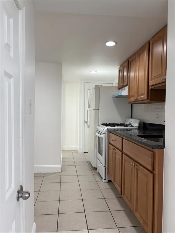 Studio bed, 1 bath apartment for rent at 104 Beacon St Unit 1A, Chelsea — photo 3 of 9