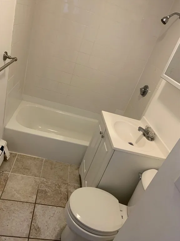 Studio bed, 1 bath apartment for rent at 104 Beacon St Unit 2, Chelsea — photo 4 of 7
