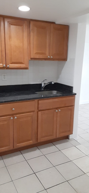 Studio bed, 1 bath apartment for rent at 104 Beacon St Unit 7, Chelsea — photo 4 of 6