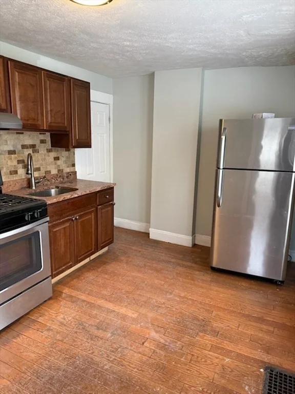 1 bed, 1 bath apartment for rent at 104 Billings Rd Unit R, Quincy — photo 2 of 8