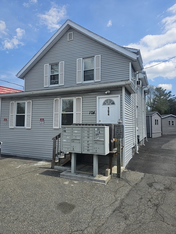 1 bed, 1 bath apartment for rent at 104 Broadway Unit 1, Saugus