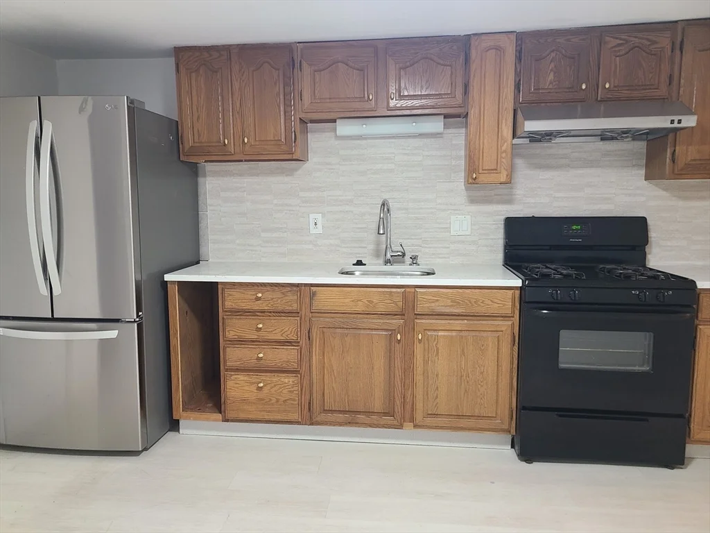 3 bed, 1 bath apartment for rent at 104 Central St Unit 104, South Weymouth — photo 12 of 24