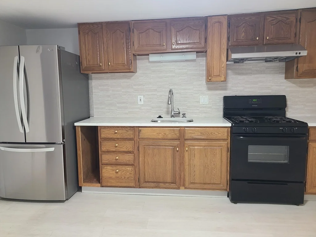 3 bed, 1 bath apartment for rent at 104 Central St Unit 104, South Weymouth — photo 15 of 24