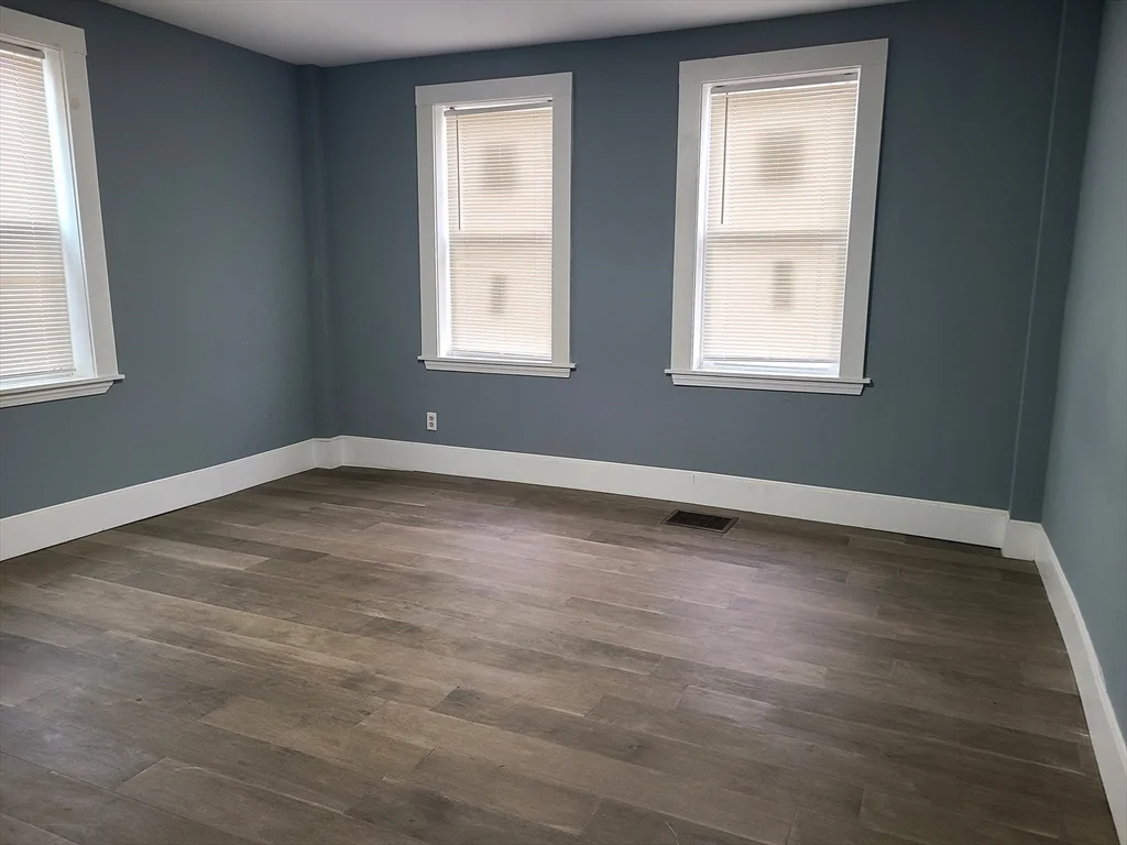 3 bed, 1 bath apartment for rent at 104 Central St Unit 104, South Weymouth — photo 4 of 24
