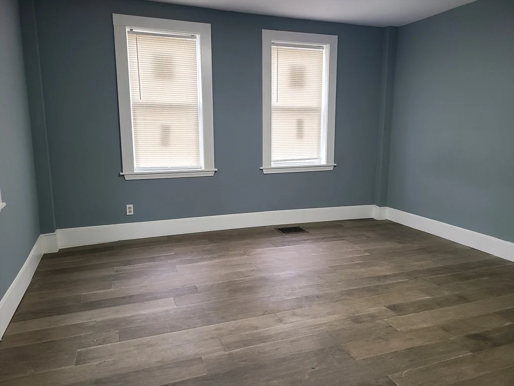 3 bed, 1 bath apartment for rent at 104 Central St Unit 104, South Weymouth — photo 3 of 24
