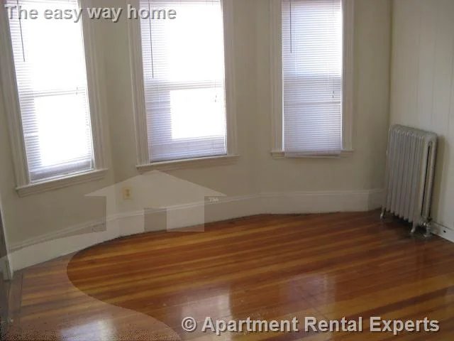 2 bed, 1 bath apartment for rent at 104 Conwell Ave Unit 1, Tufts — photo 4 of 8