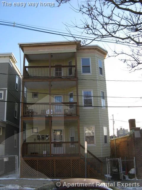 2 bed, 1 bath apartment for rent at 104 Conwell Ave Unit 1, Tufts — photo 8 of 8