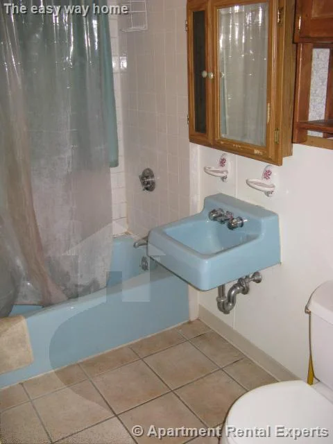 2 bed, 1 bath apartment for rent at 104 Conwell Ave Unit 1, Tufts — photo 6 of 8