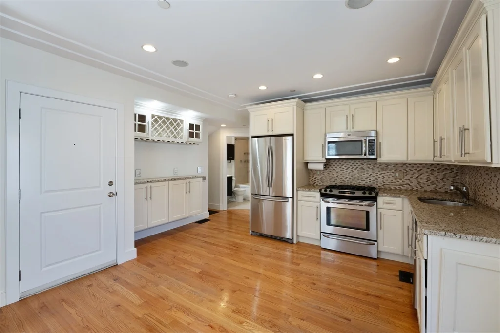1 bed, 1 bath apartment for rent at 104 D St Unit 1, South Boston — photo 5 of 19
