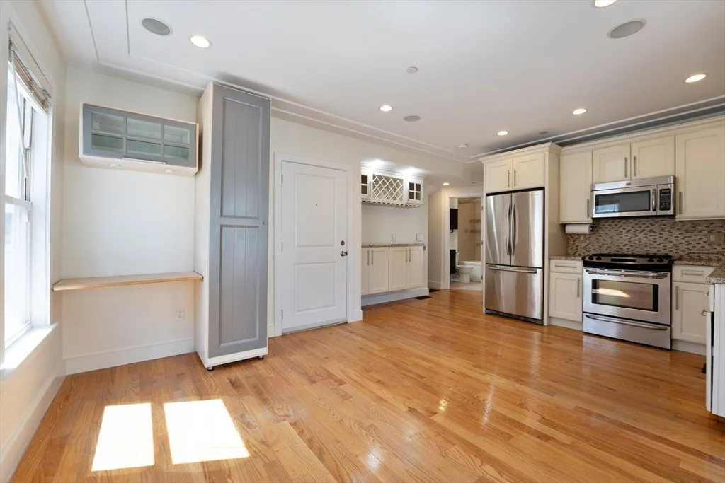 1 bed, 1 bath apartment for rent at 104 D St Unit 1, South Boston — photo 7 of 19