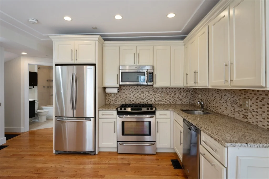 1 bed, 1 bath apartment for rent at 104 D St Unit 1, South Boston — photo 4 of 19