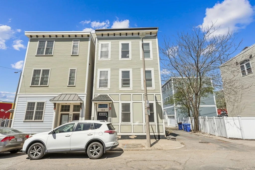 1 bed, 1 bath apartment for rent at 104 D St Unit 1, South Boston — photo 2 of 19