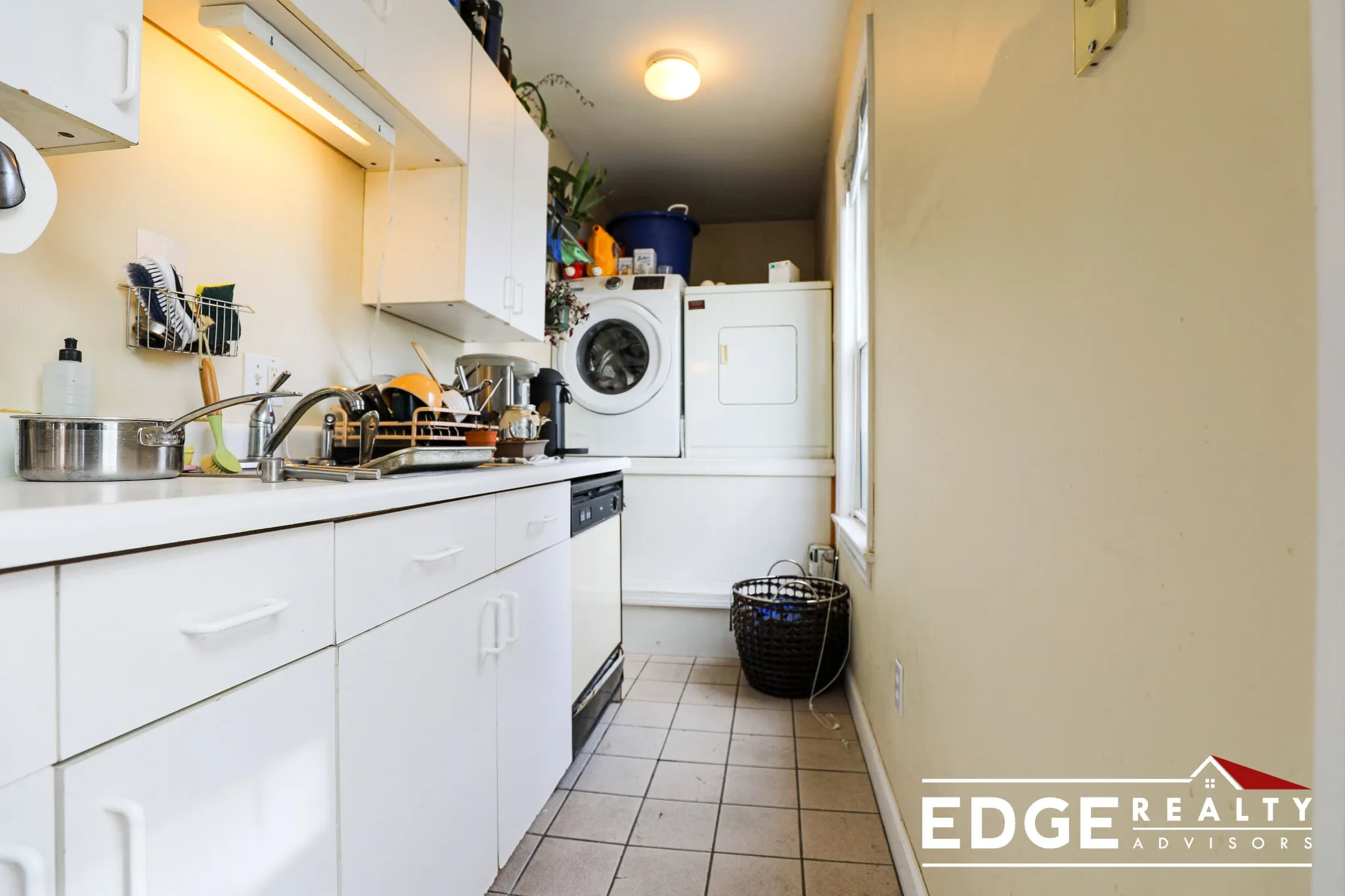 3 bed, 1 bath apartment for rent at 104 Dustin St Unit 1, Brighton — photo 3 of 8