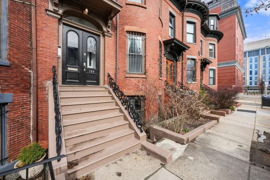 1 bed, 1 bath apartment for rent at 104 E Brookline St Unit 2, South End — photo 19 of 20