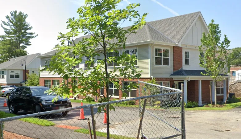 3 bed, 2.5 bath apartment for rent at 104 Ellery Ct Unit 1, Chestnut Hill — photo 3 of 3