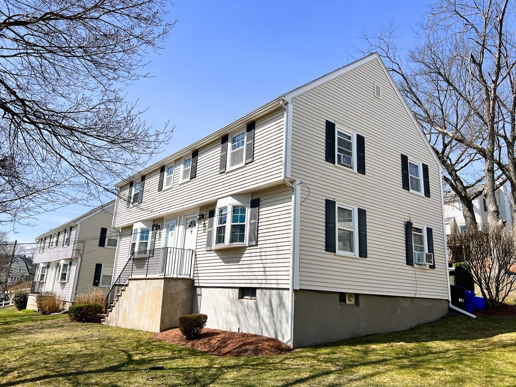 2 bed, 1 bath apartment for rent at 104 Forest Unit 104, Arlington — photo 8 of 9