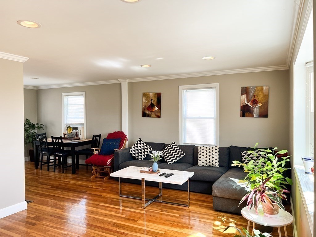 2 bed, 1 bath apartment for rent at 104 Forest Unit 104, Arlington — photo 2 of 9