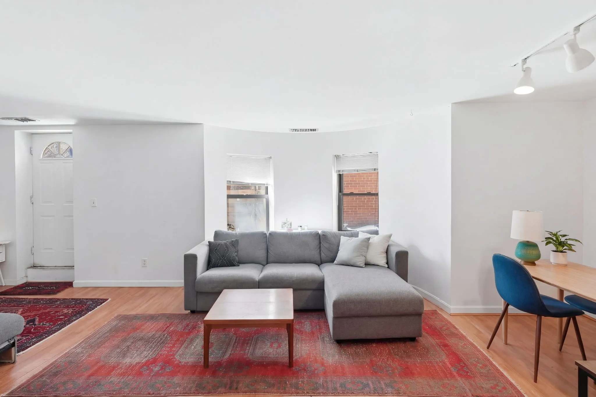 2 bed, 1 bath apartment for rent at 104 Gainsborough St Unit 005E, Fenway — photo 2 of 22