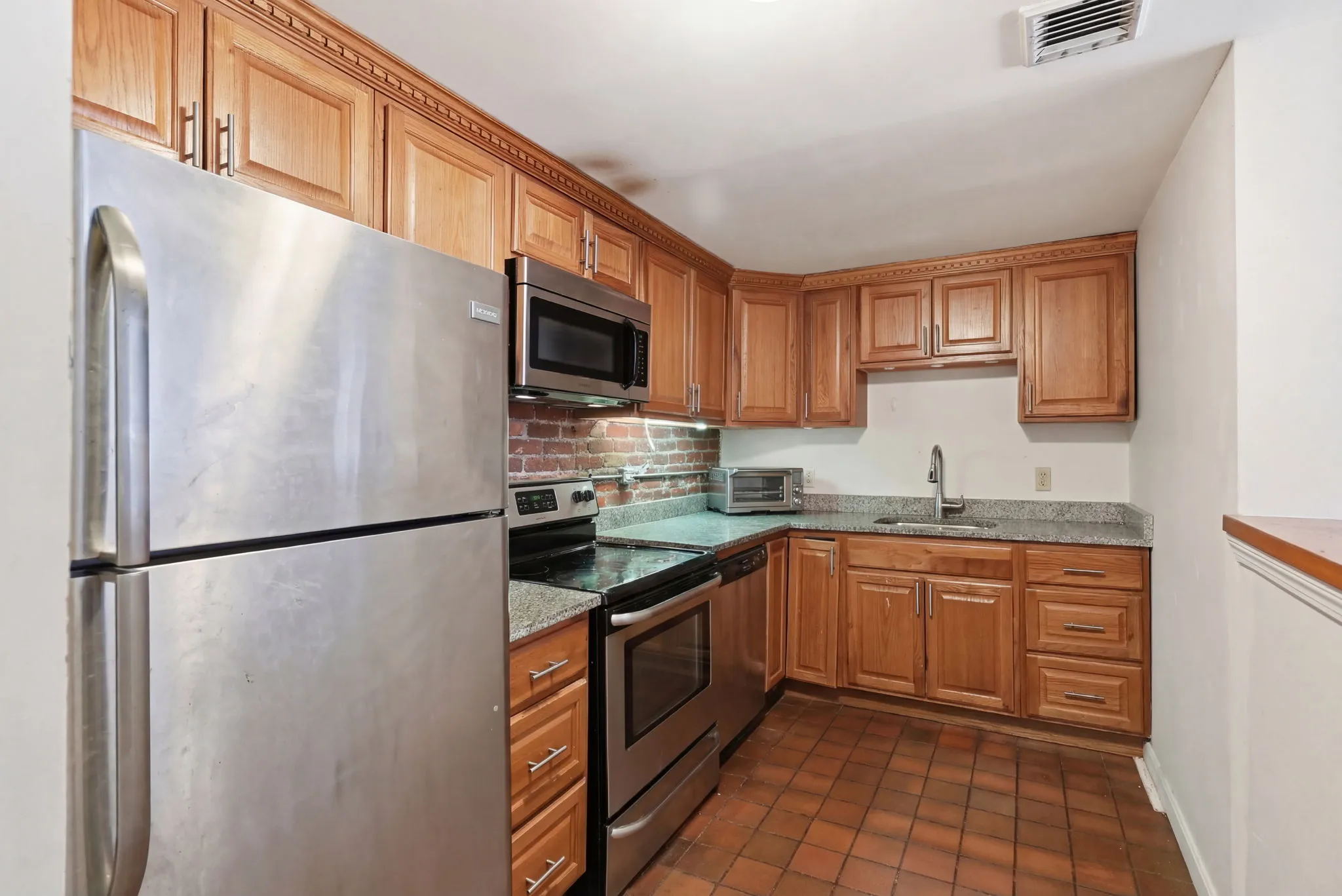 2 bed, 1 bath apartment for rent at 104 Gainsborough St Unit 005E, Fenway — photo 1 of 22